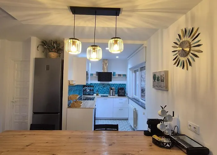 Haize Lore Apartment *